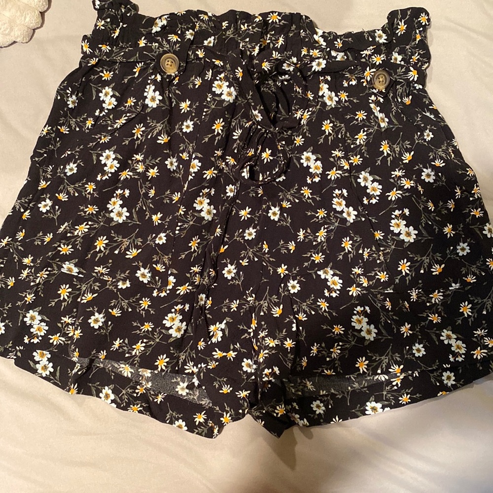 NWOT AE floral paper bag shorts